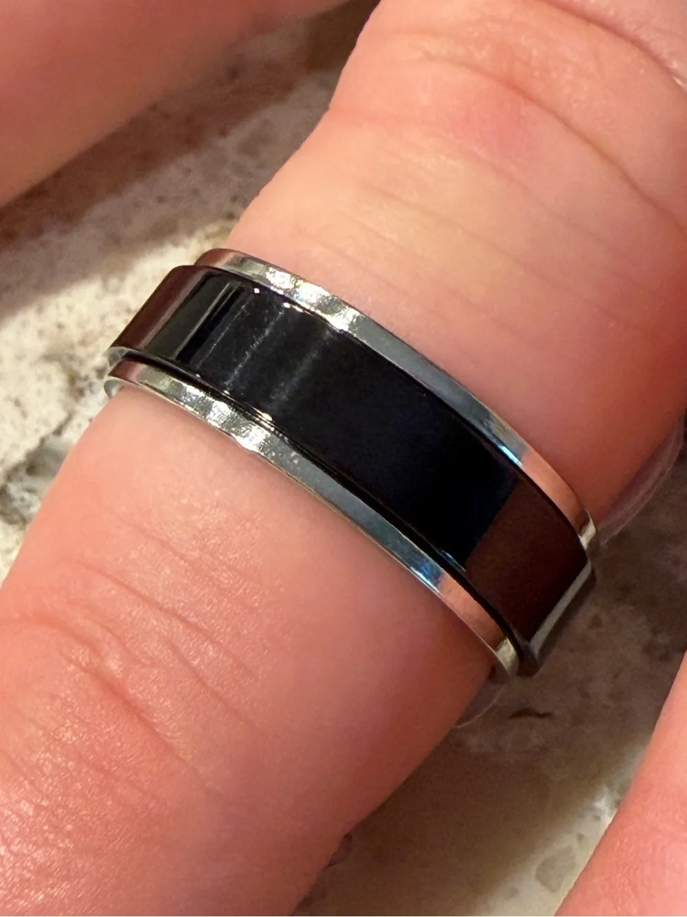 NEW Men’s Fashion Rings Size 12 – Set of 3 Silver, Black & Wood Grain Bands. BRD